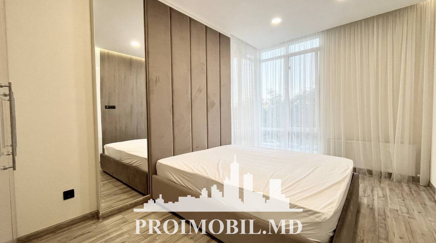 https://images.proimobil.md/RN_01qFUSSrXKn7Geh8Pn_vFKdOO9ml27v6N_nFb_bE/watermark:0.75:so:0:30:0.39/resize:fill:1460:816:1/gravity:ce/bG9jYWw6Ly8vZXN0YXRlL2xyLzgzNzRlNDdiLTQ0YTAtNDhlMC1iOTc1LTU5ODk0MTZhNWJhOC5qcGVn