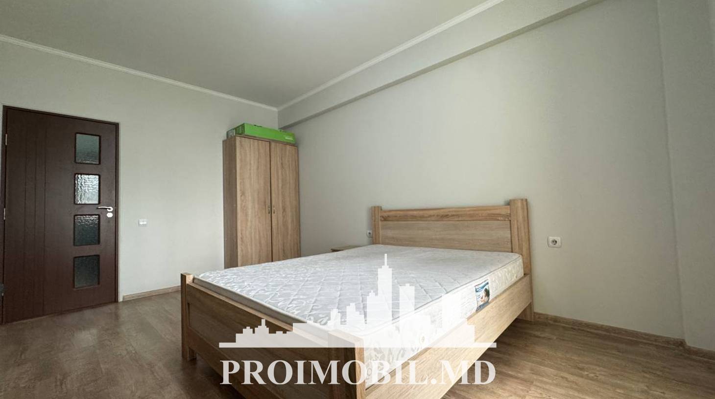 https://images.proimobil.md/ROb3xDrckTBaJhrp1a3ArURIf0pq2Xu-A9l3JxrKABE/watermark:0.75:so:0:30:0.39/resize:fill:1460:816:1/gravity:ce/bG9jYWw6Ly8vZXN0YXRlL2xyLzRkMzViMDU2LWRkNDgtNGRlMi1hYTBmLWE3NWRhZDc1YjlkZS5qcGVn