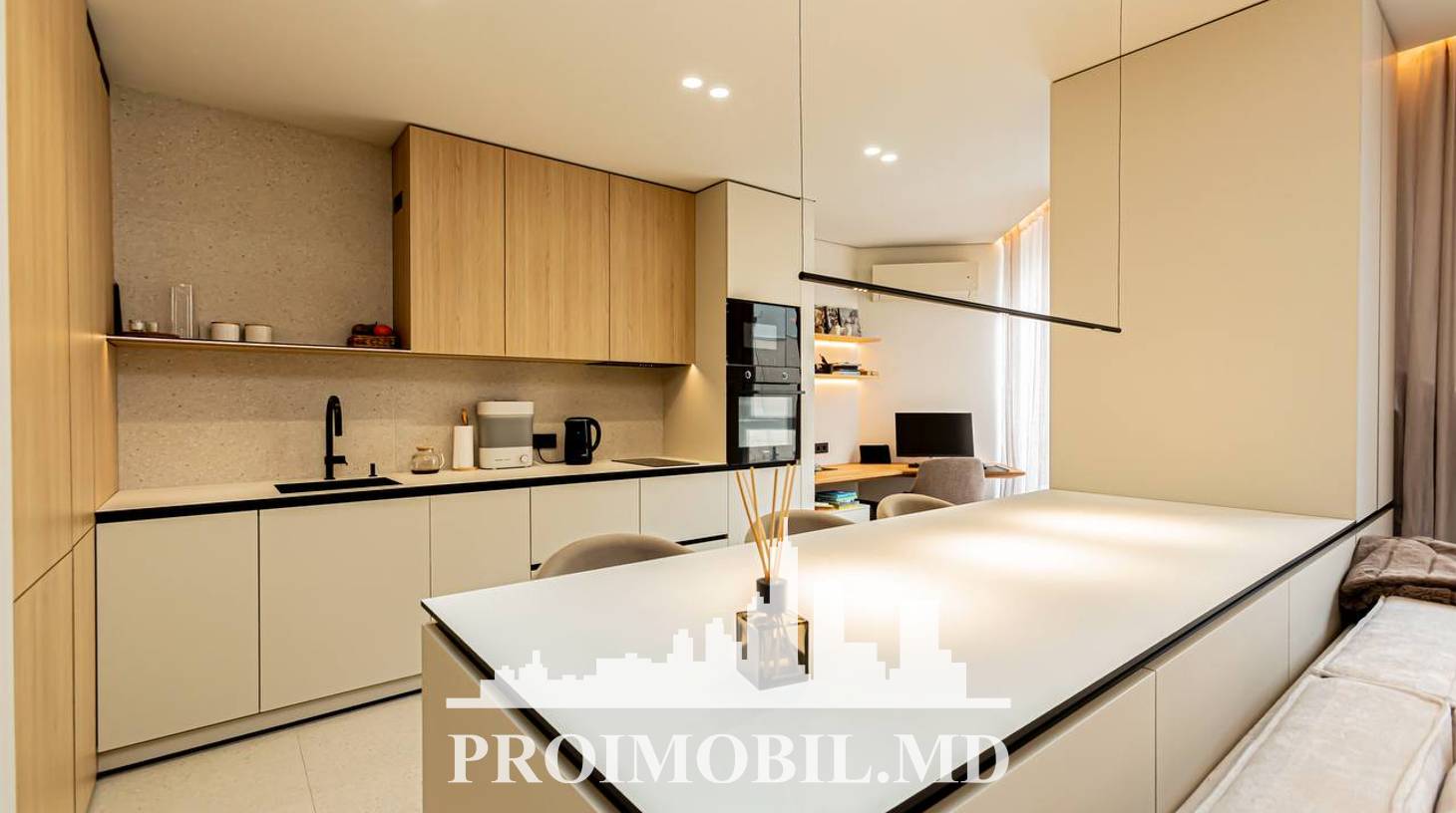 https://images.proimobil.md/RPFoC0vwTefGnqbQYzXgBVeqkGyaN-_12qTCzKn9I1A/watermark:0.75:so:0:30:0.39/resize:fill:1460:816:1/gravity:ce/bG9jYWw6Ly8vZXN0YXRlL2xyL2Q0NzNiZWJmLWJlZjMtNDgzZC1iMTQ0LWQxMTdhNWIwY2ZmYi5qcGVn
