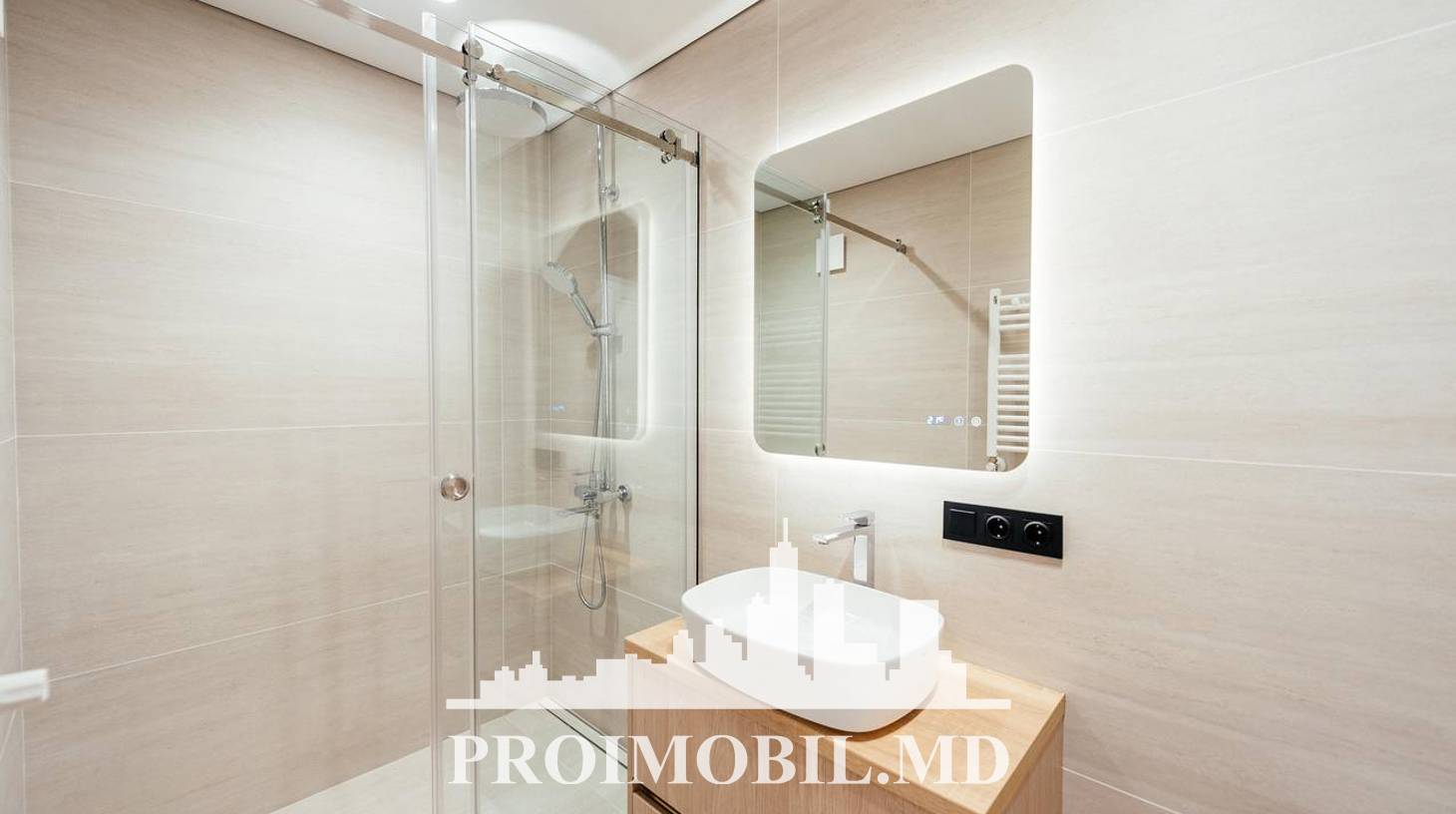 https://images.proimobil.md/RPPLKr-sDXOPfI_G1JuiDYqiTFhIn0GxQXbX26Z00J8/watermark:0.75:so:0:30:0.39/resize:fill:1460:816:1/gravity:ce/bG9jYWw6Ly8vZXN0YXRlL2xyL2Y4MjdkMDVjLTdhNmUtNGZmNi1hNjI2LTNkNzA0ODc2YjE0NS5qcGVn