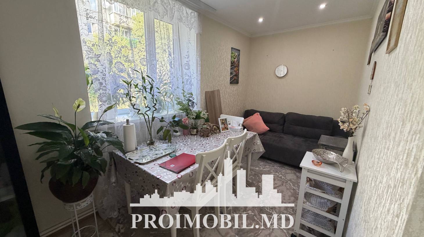 https://images.proimobil.md/RZ8uOBxZn8azQTiZY8e1nfxeOWpm6ovwipn-TMlDZpk/watermark:0.75:so:0:30:0.39/resize:fill:1460:816:1/gravity:ce/bG9jYWw6Ly8vZXN0YXRlL2xyLzgwYjRmNzNlLWI3ZjItNGRlMS1hYjExLWUyYjYyYzBiYzYxOS5qcGVn
