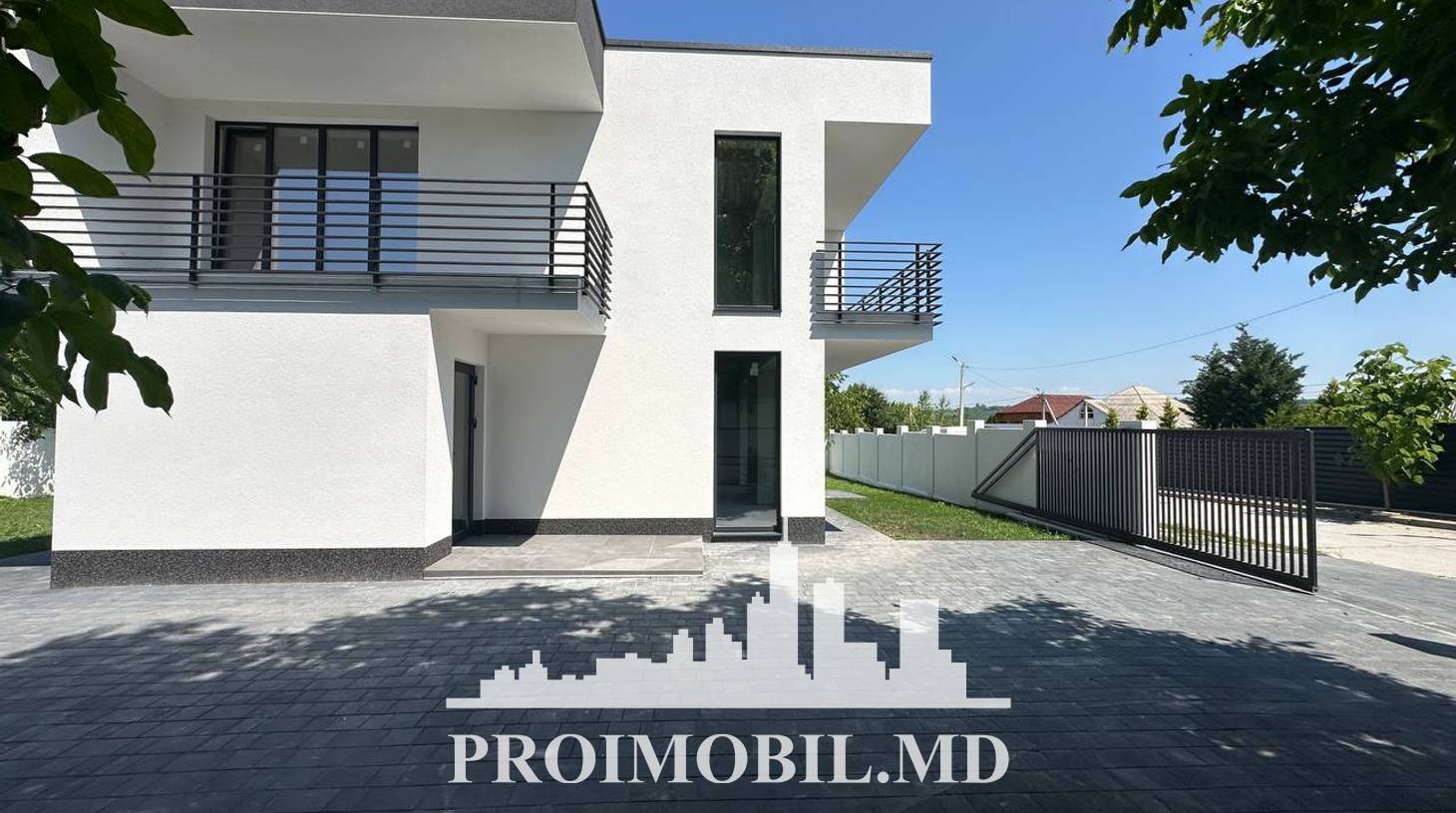 https://images.proimobil.md/RZD8S9u_LLd0XQMc5Br45AOT6F3aXJJNc7hMM3Bm1XE/watermark:0.75:so:0:30:0.39/resize:fill:1460:816:1/gravity:ce/bG9jYWw6Ly8vZXN0YXRlL2xyLzBmYjk5OTk0LTlmMTMtNGFhOS05NWQ4LTIxYWRmYWQ1MjA2Ni5qcGVn