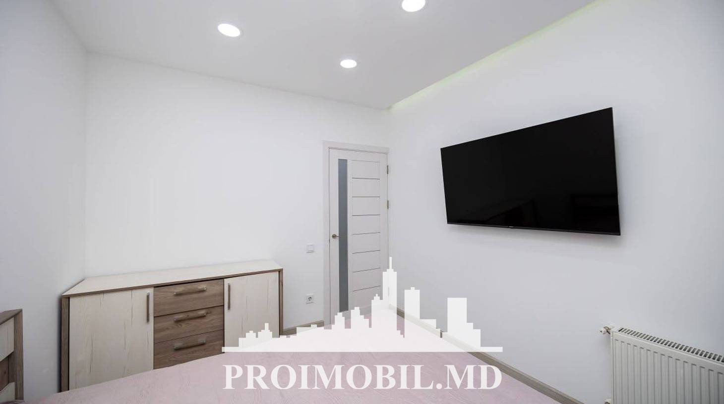 https://images.proimobil.md/Rbo4vR6pb0ykMvmIJ3mM-lw3Putx9vn4hKD9YsbExLg/watermark:0.75:so:0:30:0.39/resize:fill:1460:816:1/gravity:ce/bG9jYWw6Ly8vZXN0YXRlL2xyLzRkODFiNGIzLTFlNjgtNGE5Ny1hYjUyLTRhZmE0OTc5OWYyZS5qcGVn