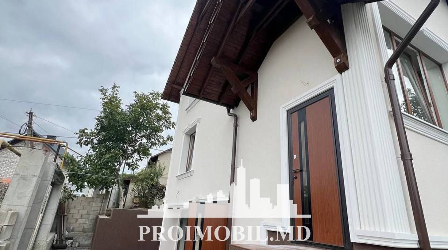 https://images.proimobil.md/Rdji6ViKqc7Zi_1qJieFhe9fI6UCleWmrBOPoQ6MpuE/watermark:0.75:so:0:30:0.39/resize:fill:1460:816:1/gravity:ce/bG9jYWw6Ly8vZXN0YXRlL2xyLzA5MWYwMGIwLTRlNmEtNDI5NC1hZTU2LTA2YmVhMzFkYWI0NS5qcGVn