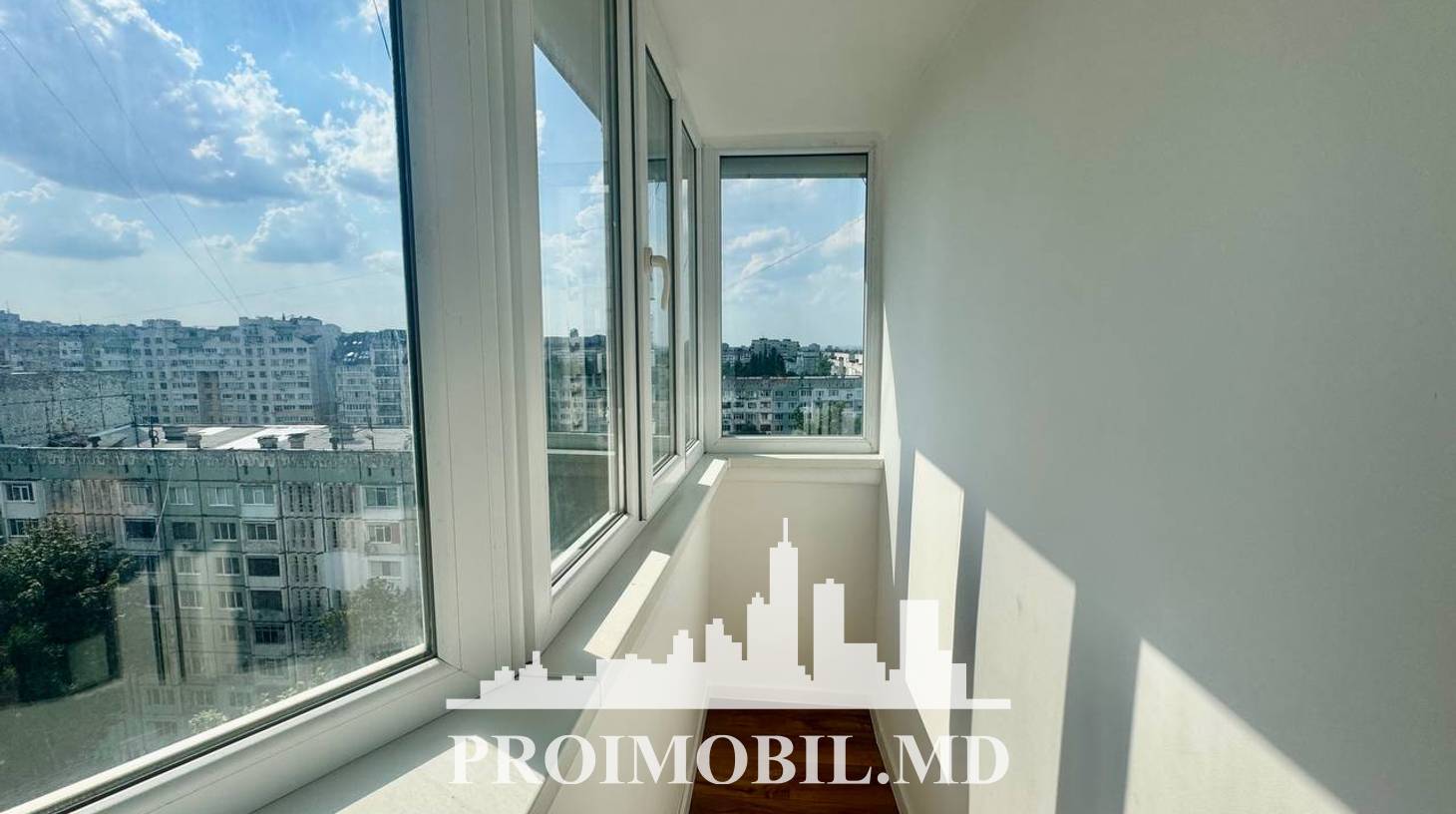 https://images.proimobil.md/ReXiT6ZsPicifQd1o5odTJcZSDeLhMLNE8SaDpb-X-s/watermark:0.75:so:0:30:0.39/resize:fill:1460:816:1/gravity:ce/bG9jYWw6Ly8vZXN0YXRlL2xyL2ZkOWJlNTk0LTIwOTYtNDc4Ni04ODgyLTlkNDhlNmMxZGJhNy5qcGVn
