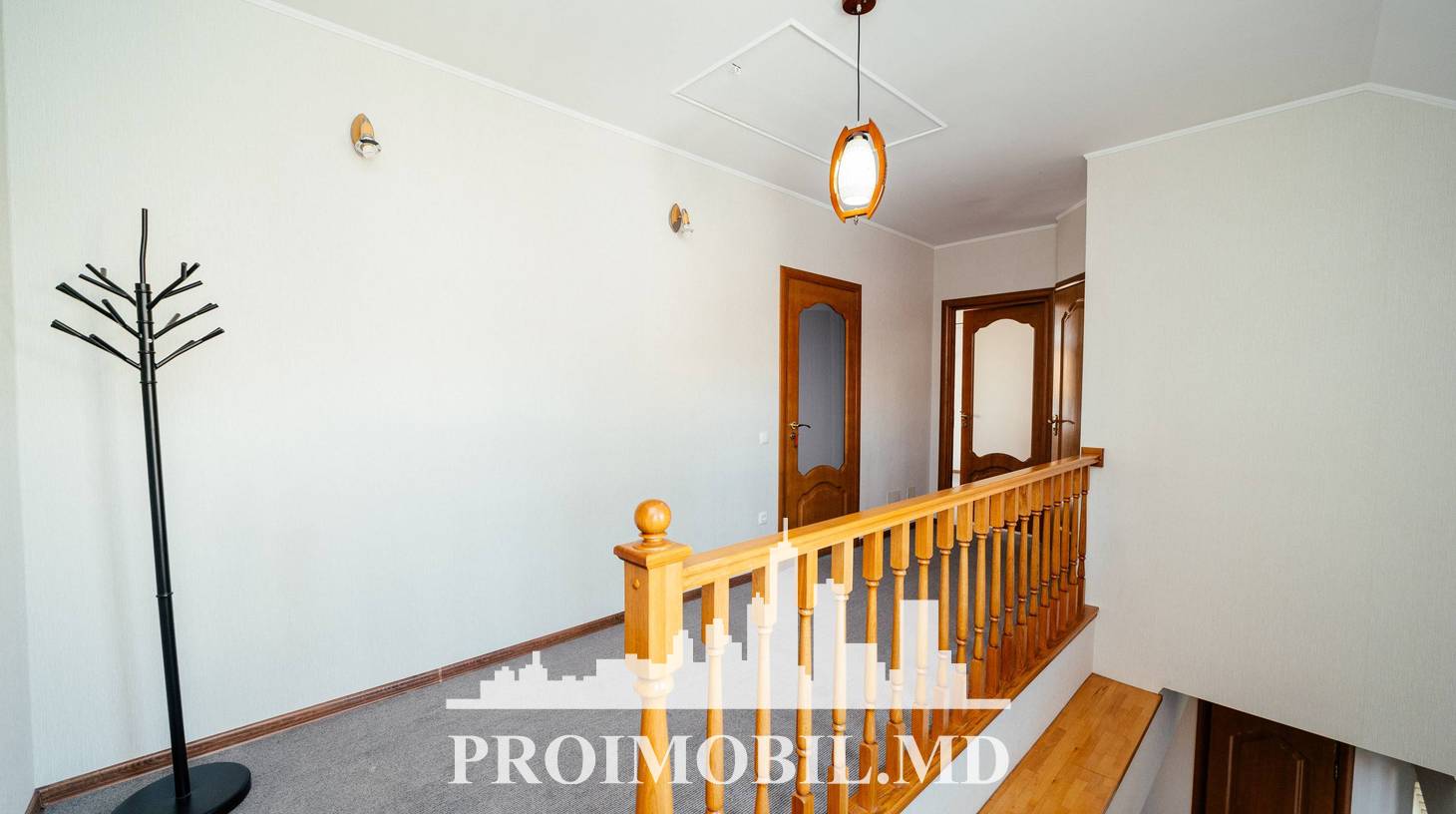 https://images.proimobil.md/RiD7QqKwrkP2lp4N6SQ2VanH3cMH8eHl7QqCzC1D51o/watermark:0.75:so:0:30:0.39/resize:fill:1460:816:1/gravity:ce/bG9jYWw6Ly8vZXN0YXRlL2xyL2ViZjlkNzBiLTIzNmUtNDU2NS1iNGVhLThhNjNjNGUyYjI0Yi5qcGVn