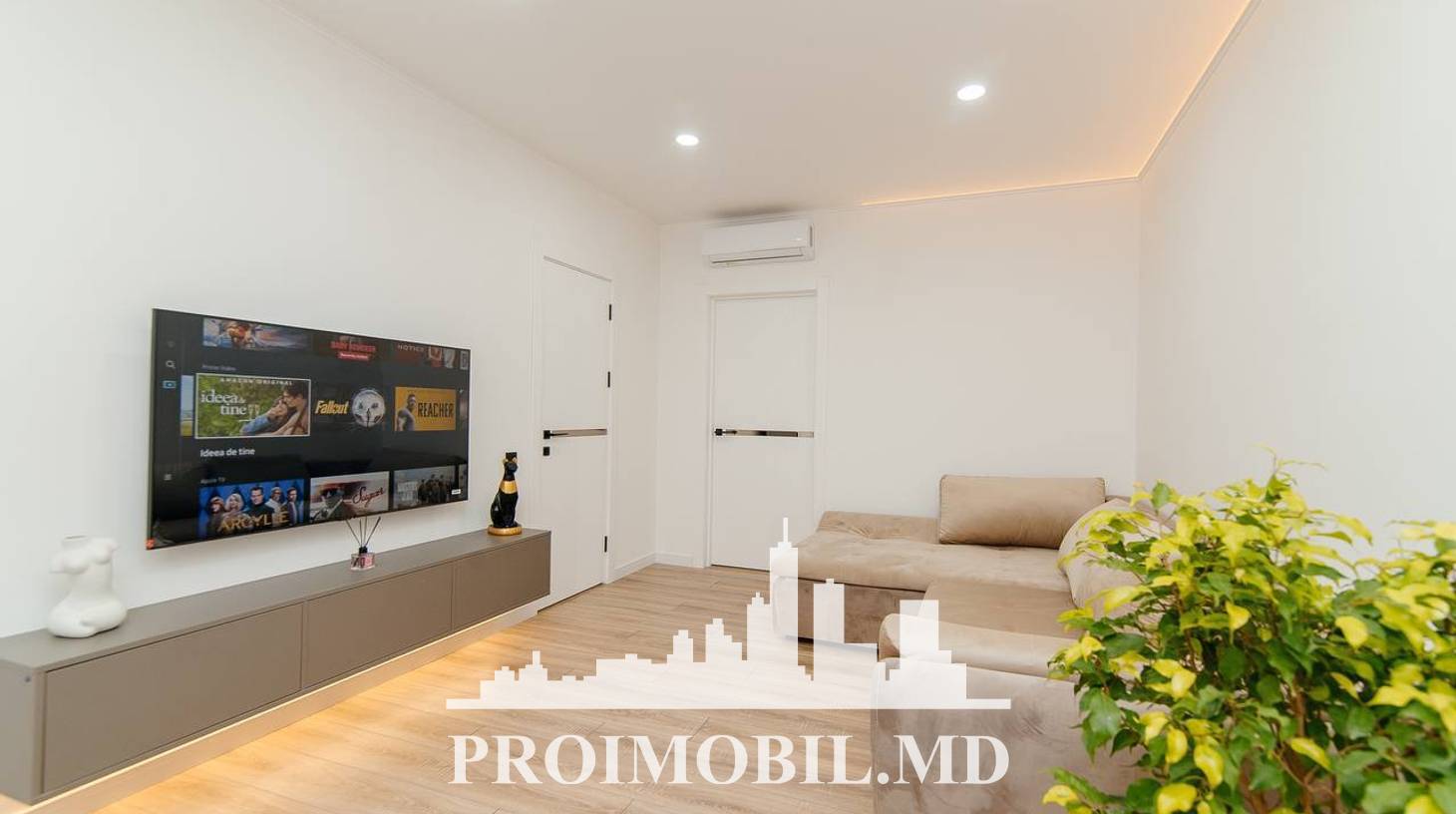 https://images.proimobil.md/RjfmIz6NtIY3ckPGozyShKbCULhdzrzEs5DWrvD3Ccs/watermark:0.75:so:0:30:0.39/resize:fill:1460:816:1/gravity:ce/bG9jYWw6Ly8vZXN0YXRlL2xyLzhlZWMyNWUzLTQ1MjItNDAzNC1hYWFmLWViZjkzMWExYjRkYy5qcGVn