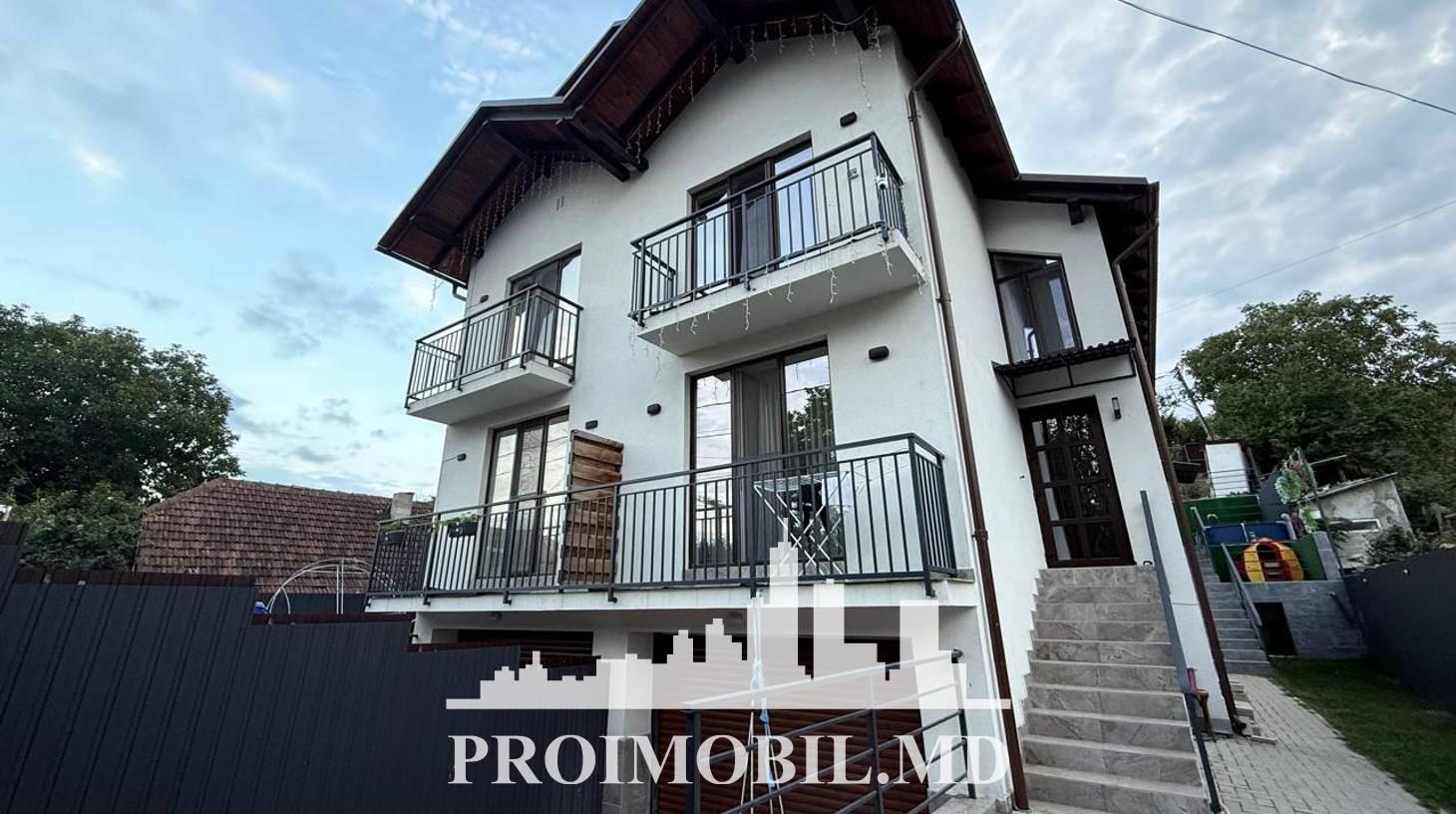 https://images.proimobil.md/Rk-blsM6BSCR0Q4qdSi0xhKcqAf71fWMNSoAdISilpw/watermark:0.75:so:0:30:0.39/resize:fill:1460:816:1/gravity:ce/bG9jYWw6Ly8vZXN0YXRlL2xyL2VkNjkwMzAwLTA4ODEtNDkzOS04NmVkLTAwMTZiNDc5MGYyZS5qcGVn