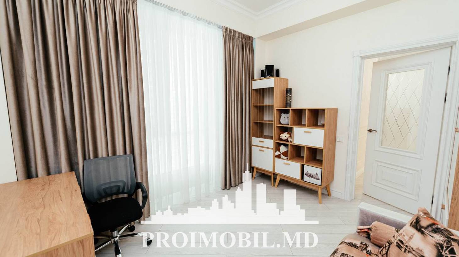 https://images.proimobil.md/Rm6esMbMs4hKQ47EUn2EPauNumSOH8ycbiq7VewkP_Q/watermark:0.75:so:0:30:0.39/resize:fill:1460:816:1/gravity:ce/bG9jYWw6Ly8vZXN0YXRlL2xyLzhjYjMyYWYzLWVjMWQtNDdlOC04ODFmLWE0MmRmMmU0MDk5My5qcGVn