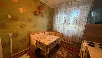 https://images.proimobil.md/RoB2Od_NUDdj9vOPQuxJhJMpwWt41atkwEhiuVfHR3o/resize:fill:350:198:1/gravity:ce/bG9jYWw6Ly8vZXN0YXRlL2xyLzdlNTNkMWIzLWExMTUtNGY5Yy05ZTNjLWNmMzc0YmE1NTIwMi5qcGVn