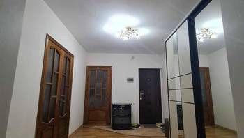 https://images.proimobil.md/RoxBzjLQyAxCzqee6KFzDn4Ztwo3C0UMRBuK9jQZqeY/resize:fill:350:198:1/gravity:ce/bG9jYWw6Ly8vZXN0YXRlL2xyLzVlNzYyMmIyLTE5MjAtNDFhNy05YTM4LWIyY2YwZjdmM2IxMy5qcGVn