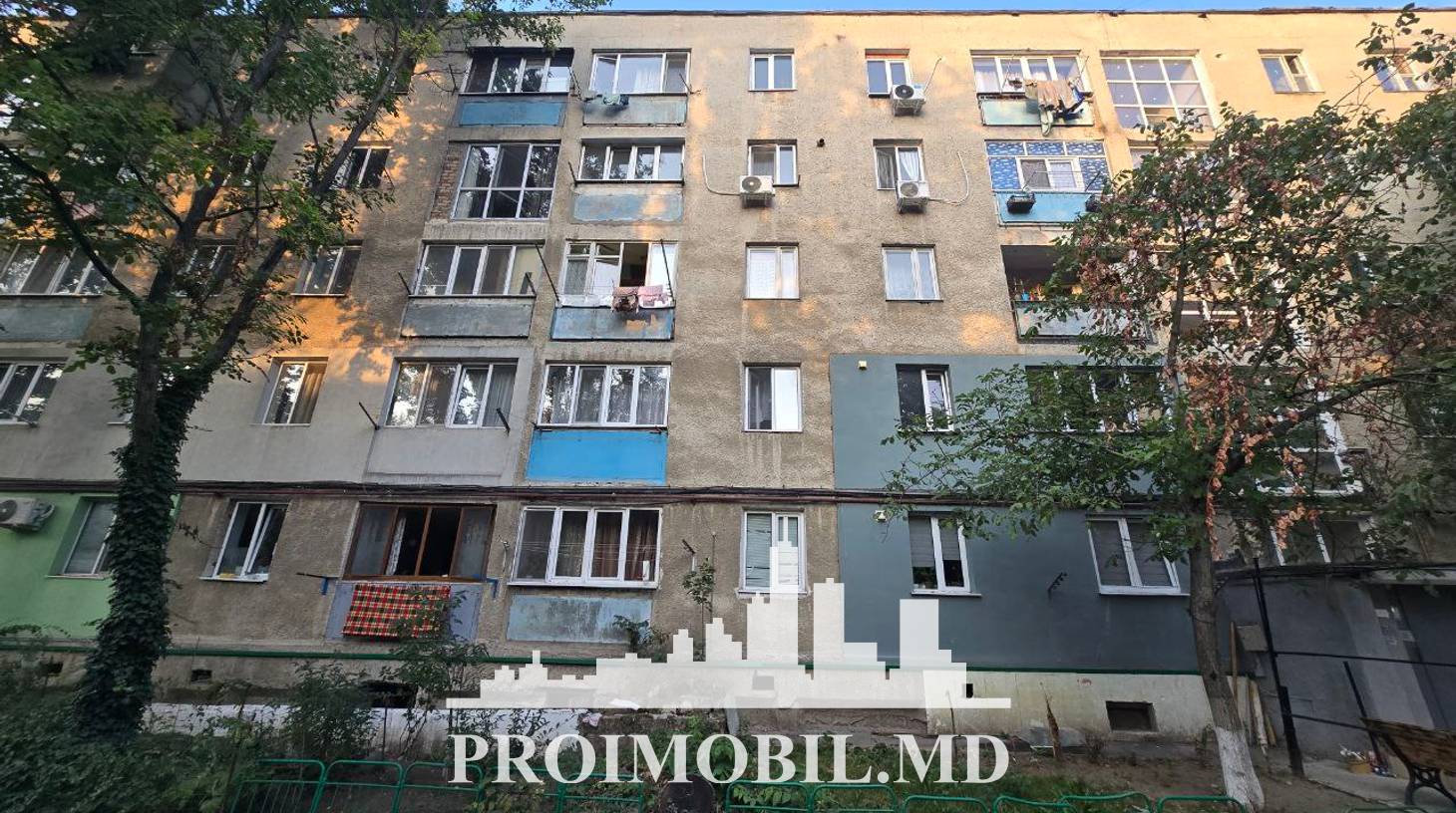 https://images.proimobil.md/RqKfE5fkeIczKdwHxJB1W2a6QRdR8IkOjrQXGPHf6mA/watermark:0.75:so:0:30:0.39/resize:fill:1460:816:1/gravity:ce/bG9jYWw6Ly8vZXN0YXRlL2xyLzQ4OGFiZDY2LTIzNTctNDVhZS05NGIwLTk4NzM2ZmQ1MDE5ZC5qcGVn