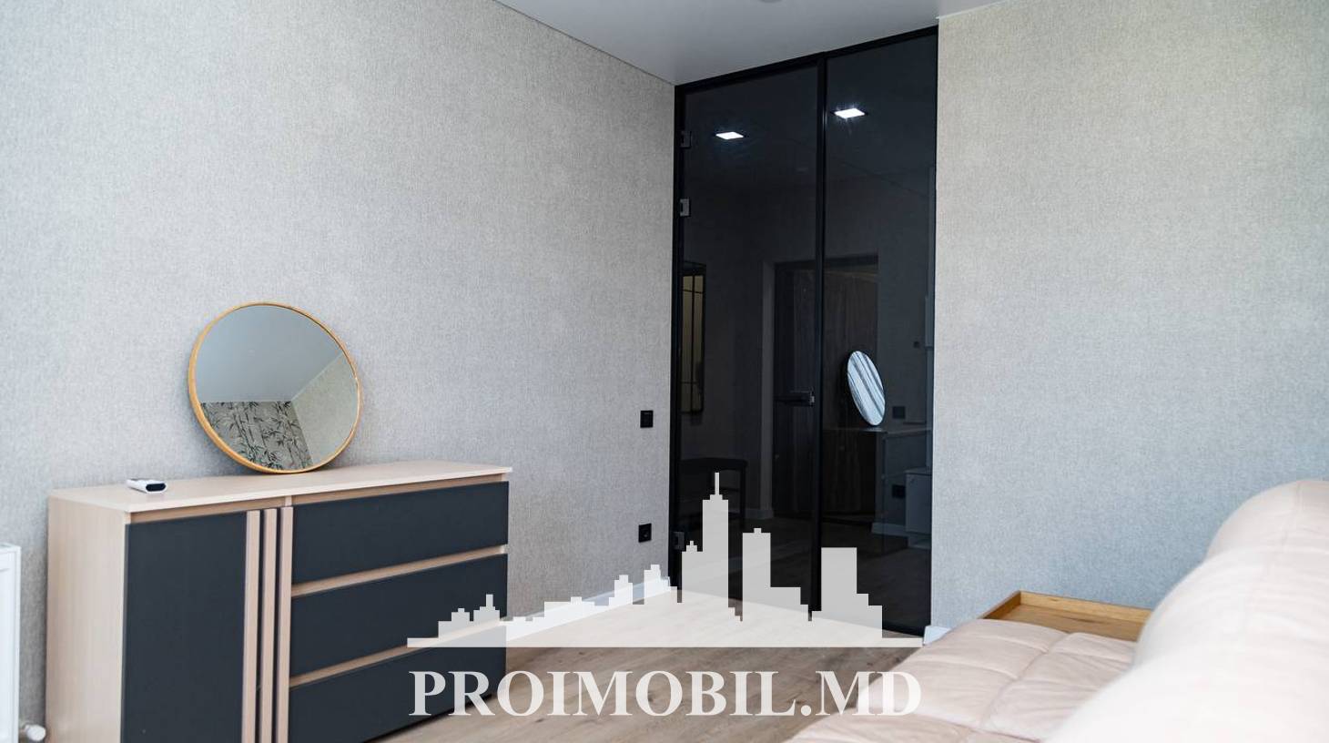 https://images.proimobil.md/RsFa7AL3uY-Wgl2JjBPPkxgCx5FVZFJkEQ7096HMs5k/watermark:0.75:so:0:30:0.39/resize:fill:1460:816:1/gravity:ce/bG9jYWw6Ly8vZXN0YXRlL2xyLzUyZDk4ZWRlLWJhNTEtNDI3ZC04MWM0LWFhOTBiODJmYWZiZS5qcGVn