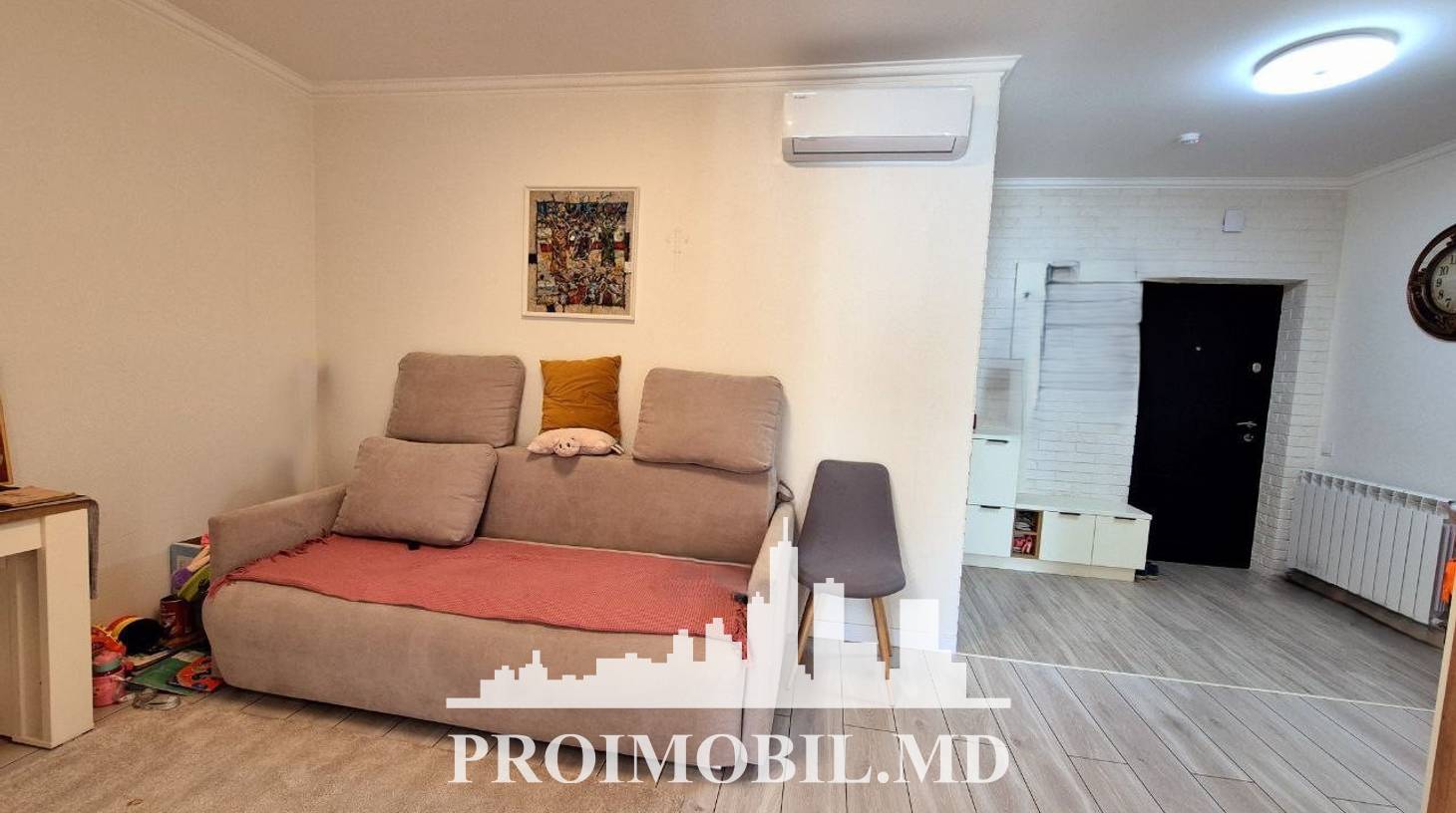 https://images.proimobil.md/RuXVM_K9vOD4siyktt71mlysIfaaymkF7X2aFlzFgIs/watermark:0.75:so:0:30:0.39/resize:fill:1460:816:1/gravity:ce/bG9jYWw6Ly8vZXN0YXRlL2xyL2NjNTVlMDM5LWY4YWUtNDY2NS04NWU1LWM0NTA2ODQ3ZWFlOC5qcGVn