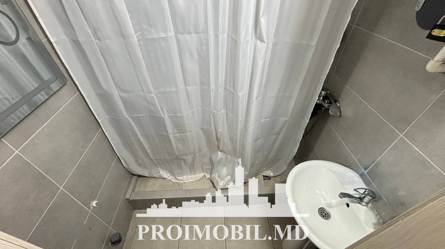https://images.proimobil.md/Ruh-gU3H7T70r9OXE1ZADFueS5qQhymdY2jeGc9Nnok/watermark:0.75:so:0:30:0.39/resize:fill:1460:816:1/gravity:ce/bG9jYWw6Ly8vZXN0YXRlL2xyL2E4YTEyMThkLTViMDItNDBiNS1iMGJhLTA0NmE5NjcyMDcyYS5qcGVn