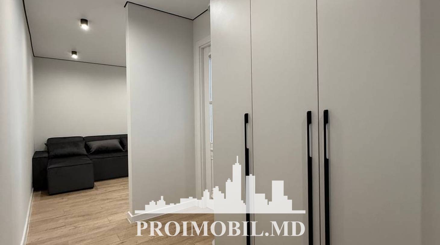 https://images.proimobil.md/RvQzPLq9yE6pzqLgdxStkKTzl6k-y4H9qF_-8cggnHM/watermark:0.75:so:0:30:0.39/resize:fill:1460:816:1/gravity:ce/bG9jYWw6Ly8vZXN0YXRlL2xyL2VkODE2ZGJiLWFjZmQtNDA5Yi04OGRlLTk1YTc0OGUxOGIyNi5qcGVn