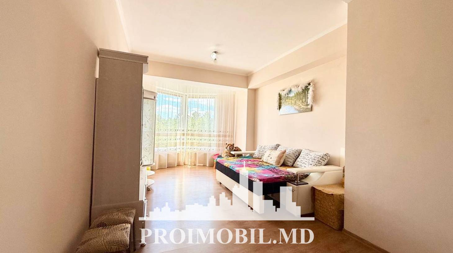 https://images.proimobil.md/Ry1EQsIpKEvGlFtuo6CSAYSudOazS1YL4UPX5e3Mf4o/watermark:0.75:so:0:30:0.39/resize:fill:1460:816:1/gravity:ce/bG9jYWw6Ly8vZXN0YXRlL2xyL2VkYTM1MWIwLWNhYjItNDUwNS05MzMwLTI4ZjQ4MDFiMDM0Zi5qcGVn