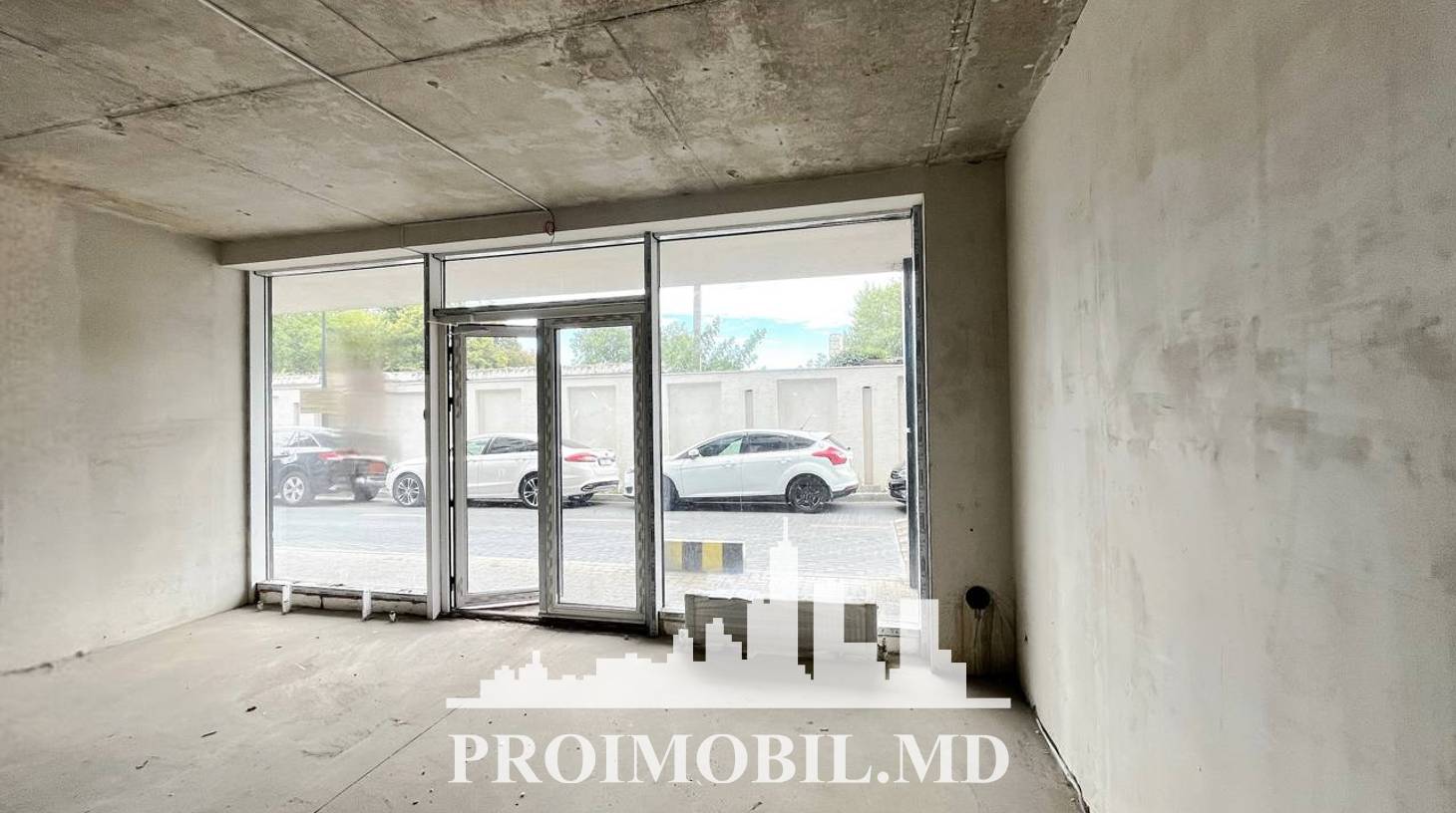 https://images.proimobil.md/S-6BBHpJpK6NSRxErQkDbybuVK743mXN3Ohj3DM_y2s/watermark:0.75:so:0:30:0.39/resize:fill:1460:816:1/gravity:ce/bG9jYWw6Ly8vZXN0YXRlL2xyLzk0NmE4ZWFhLTM3MzgtNGY4YS04ZmNlLTRjMjNhNjgxOGM3Yi5qcGVn