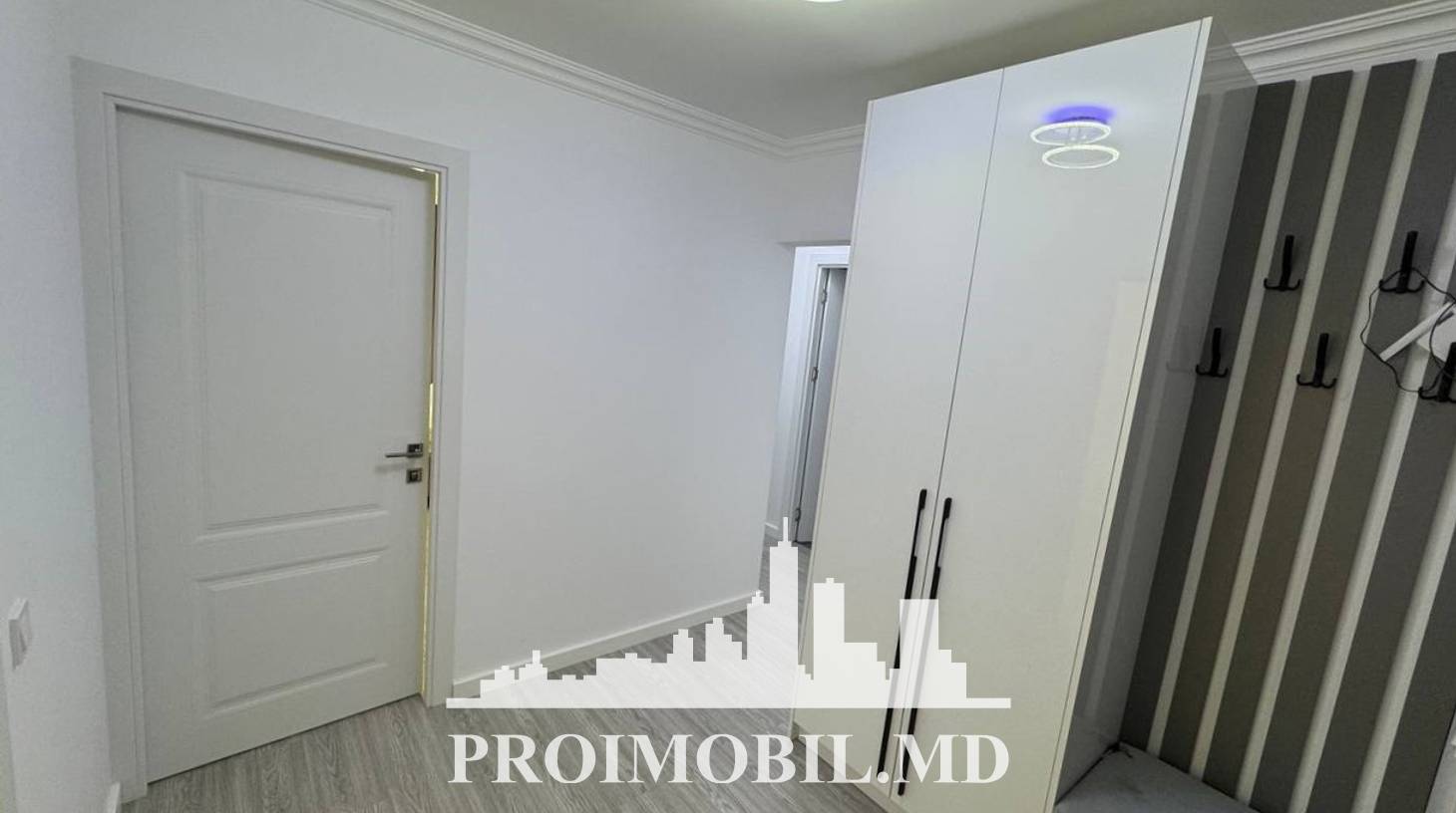 https://images.proimobil.md/S3QHKQhpoUH1NQ5pznCf5sBPYdrs2IrS9Pim1ZJKIMc/watermark:0.75:so:0:30:0.39/resize:fill:1460:816:1/gravity:ce/bG9jYWw6Ly8vZXN0YXRlL2xyLzIyMjY3NWM5LTIxMjItNGYzOS1hZDM3LTAyNmI4NTk2MzkwNC5qcGVn