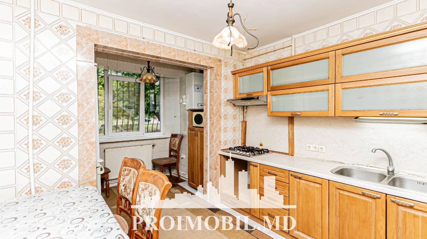 https://images.proimobil.md/S50xK2mvkzUbPlZjIAz2eo6ewPAuS46NywavseMkSM0/watermark:0.75:so:0:30:0.39/resize:fill:1460:816:1/gravity:ce/bG9jYWw6Ly8vZXN0YXRlL2xyL2M0MzIwNWVjLTRkYWQtNDQxMy1iZjc1LTc2Y2FkYjJlNTA3Zi5qcGVn