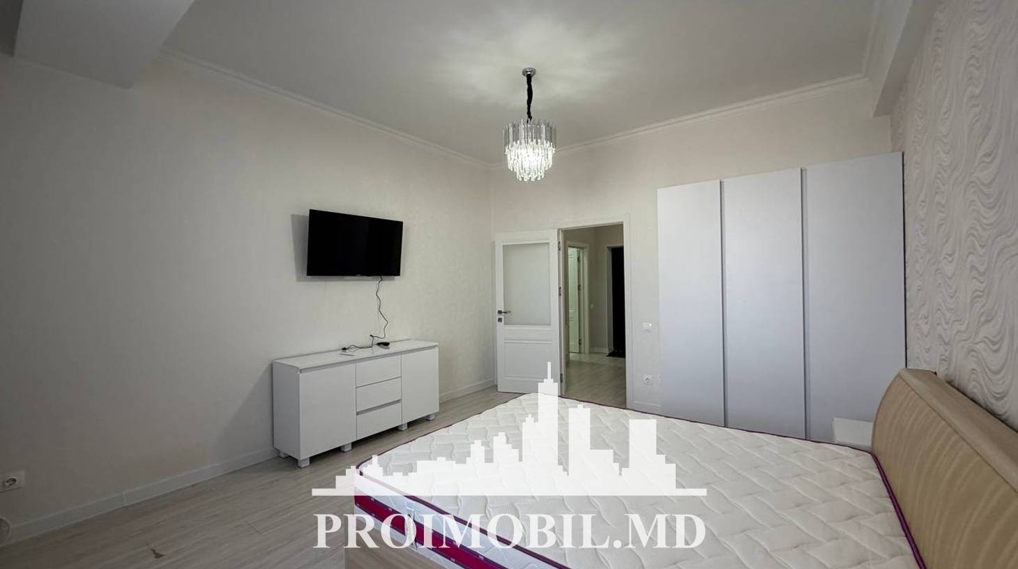 https://images.proimobil.md/S55iBSJTzL-4pGY7B9rT24puzvn9a-fGb72ZJGXh7BM/watermark:0.75:so:0:30:0.39/resize:fill:1460:816:1/gravity:ce/bG9jYWw6Ly8vZXN0YXRlL2xyLzIxZmE4Y2Q5LTQ1YzUtNDdhNC1hMzRmLWVhZThiYTYzMmJlZC5qcGVn