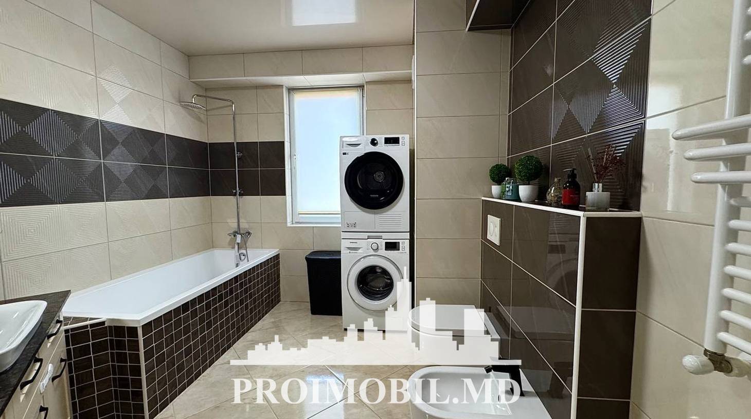 https://images.proimobil.md/S6aIF4vD18EB_UMBtfxBTS7_wRv4XDarUa6wwuhdYFg/watermark:0.75:so:0:30:0.39/resize:fill:1460:816:1/gravity:ce/bG9jYWw6Ly8vZXN0YXRlL2xyLzNiMjRkOWYyLWRhYjYtNGZhYy1iMDc5LWRlZjJiZGRjOGNiYy5qcGVn