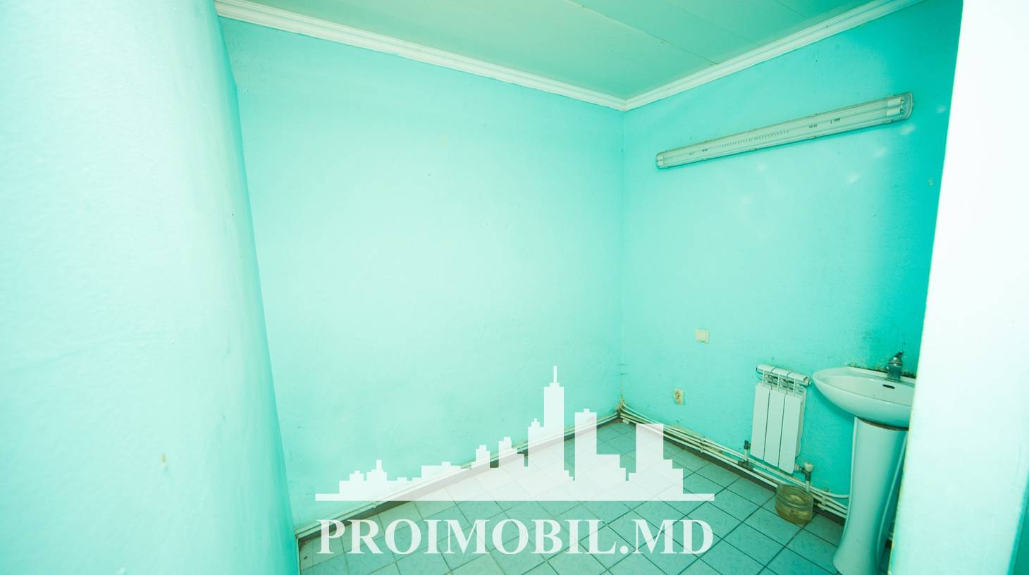 https://images.proimobil.md/S8Nmdha4pSpT4_eBRX_WCJqMyAayaFQ0K65FIpBjlvA/watermark:0.75:so:0:30:0.39/resize:fill:1460:816:1/gravity:ce/bG9jYWw6Ly8vZXN0YXRlL2xyLzBiODc0ZDczLWNiZDYtNDEzZC04ZTNmLTcyZmJhOTNlYzUwOS5qcGVn