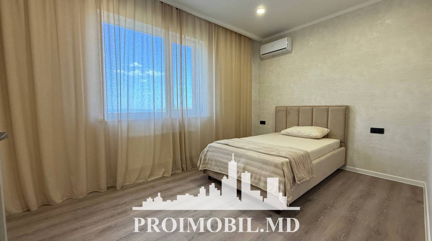 https://images.proimobil.md/S8fdy2VanNeL92NqjsWEH6VP6hBoM9jBuPArgf00N9w/watermark:0.75:so:0:30:0.39/resize:fill:1460:816:1/gravity:ce/bG9jYWw6Ly8vZXN0YXRlL2xyL2M2MzI1OTk1LWYwZTQtNDA2Yi05NmFmLTg3OGJhYjkyYjU3Yi5qcGVn