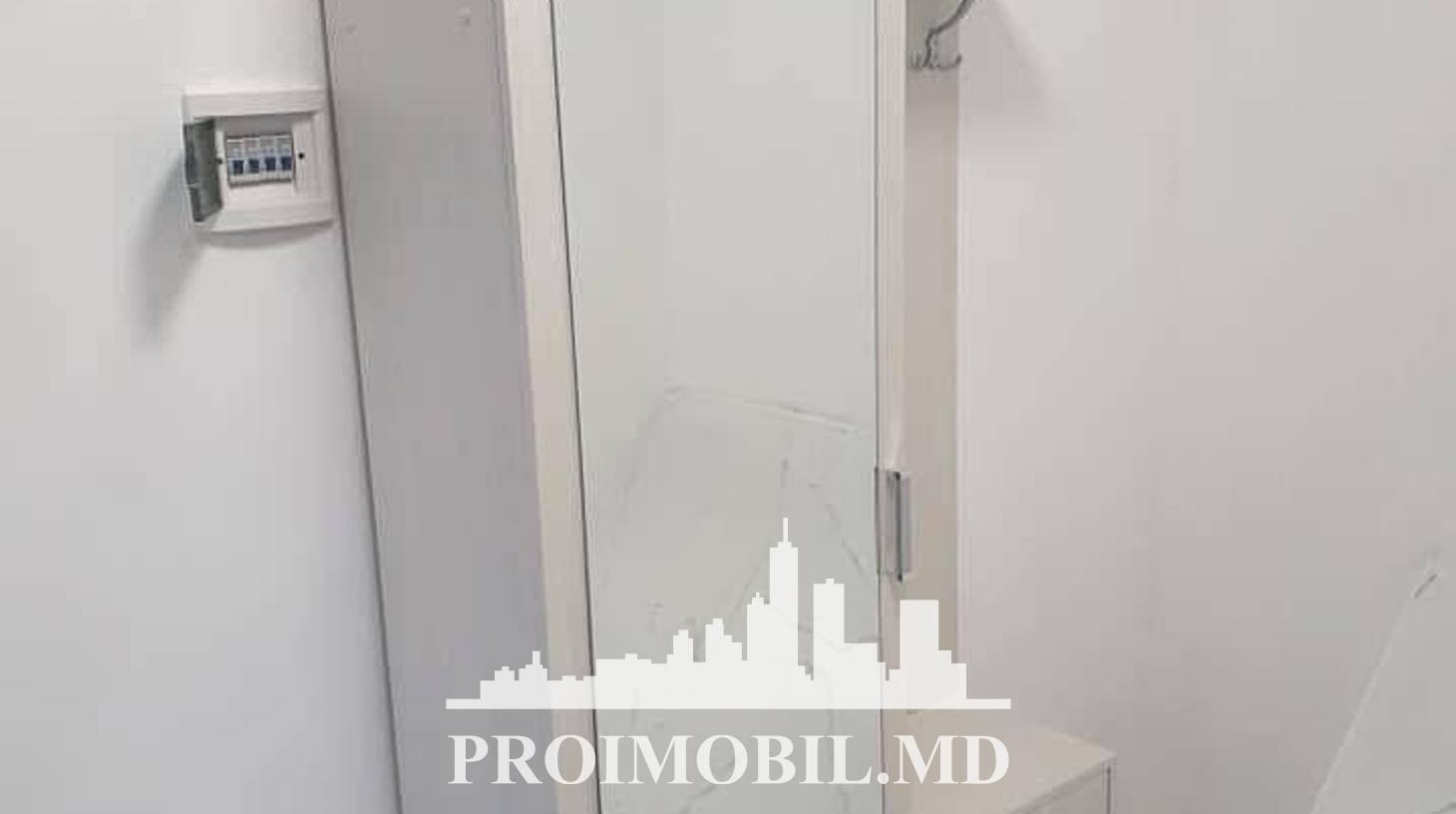https://images.proimobil.md/SCs5yEO28ZdkgRN_ERo11ppKogTlfqdTEwJr1wesc9w/watermark:0.75:so:0:30:0.39/resize:fill:1460:816:1/gravity:ce/bG9jYWw6Ly8vZXN0YXRlL2xyLzVlMTdhOTBlLTE1NzYtNDYzYy04ZmI1LTMzMWU0MGE4NzJhYy5qcGVn