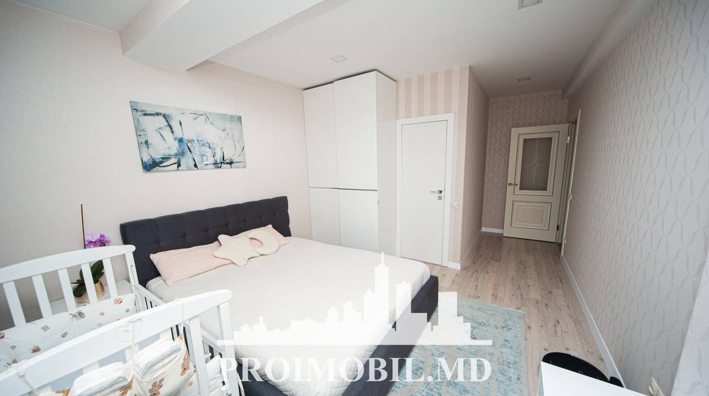 https://images.proimobil.md/SCx1pQSgmR96PcDV6PriFIpEr7FXfSPWiUFD0UXg1L0/watermark:0.75:so:0:30:0.39/resize:fill:1460:816:1/gravity:ce/bG9jYWw6Ly8vZXN0YXRlL2xyLzUzNTMyNWJkLTY5NWYtNDBkNS1iNmJjLWJjMDc2ZTJkZWVhNy5qcGVn