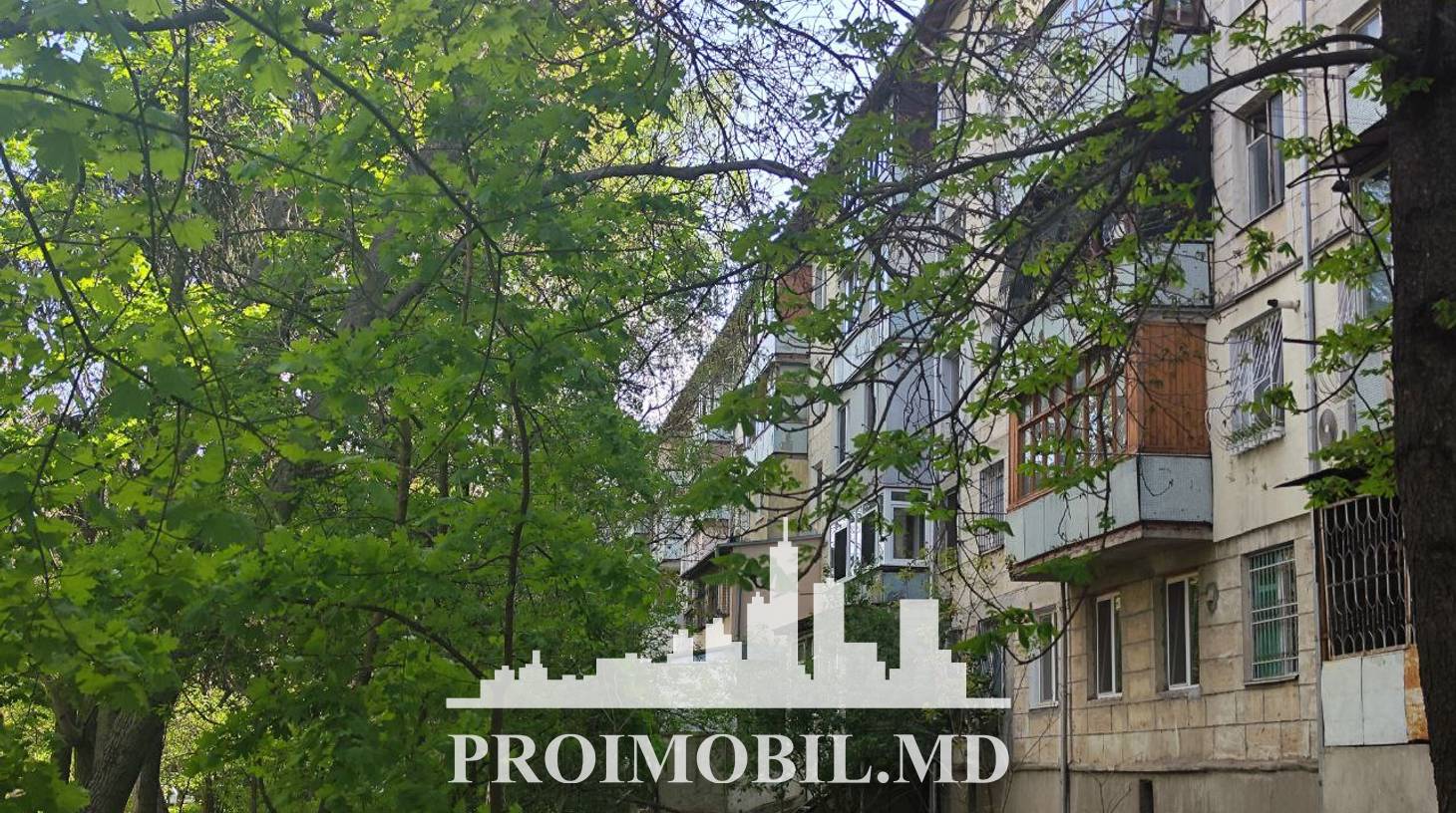 https://images.proimobil.md/SE57N8p6vtA9BCzU0GqhDO3GGZvHnJ5u2gQEcDV6qK0/watermark:0.75:so:0:30:0.39/resize:fill:1460:816:1/gravity:ce/bG9jYWw6Ly8vZXN0YXRlL2xyLzI1YjNkYTdmLThlMGEtNGQxNS05NDU0LTMxYzVhZDQ3YjUyMi5qcGVn