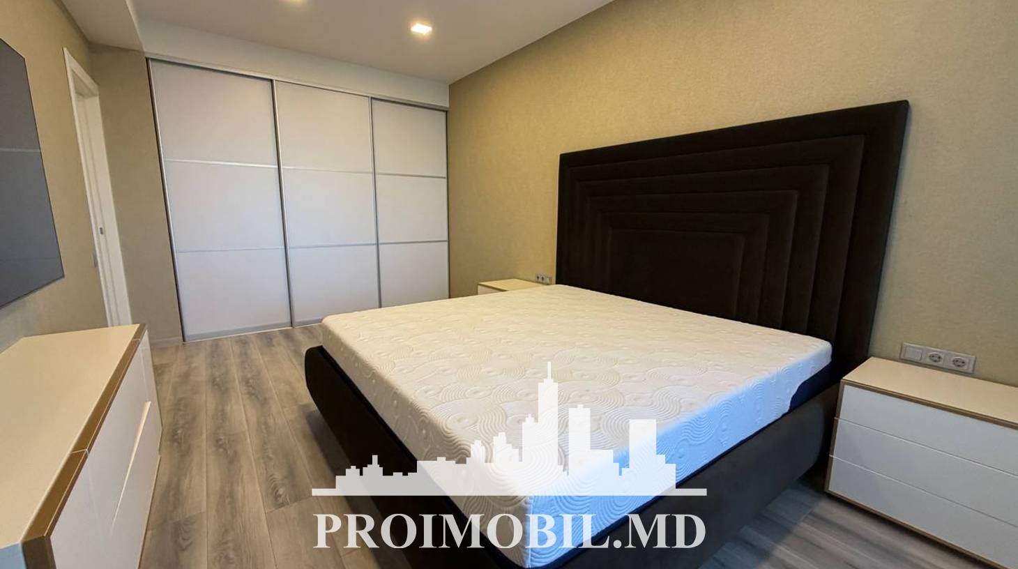 https://images.proimobil.md/SEQIPrRKuKNypb_g-QskPvoO0GQ_JpPFz0Itpt26kVI/watermark:0.75:so:0:30:0.39/resize:fill:1460:816:1/gravity:ce/bG9jYWw6Ly8vZXN0YXRlL2xyLzcyZDQ4MDM1LWU1ZWYtNDJkZC1hYzdlLWM0NDI0NTJjNTA1NS5qcGVn