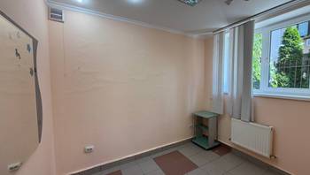 https://images.proimobil.md/SFwxBnTQLhirqBtfngG0FYyZlIQ8pdTetNKSVoLittg/resize:fill:350:198:1/gravity:ce/bG9jYWw6Ly8vZXN0YXRlL2xyLzRjNmFjY2Q3LTZjNTEtNGRiYy1iMWUzLTY0Y2Q1OWI2NmZhNy5qcGVn