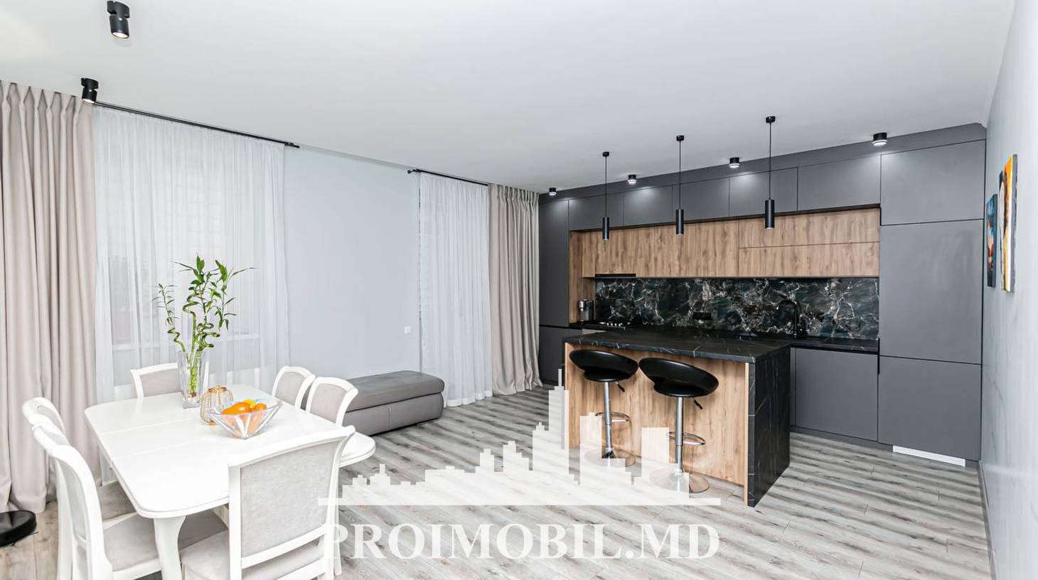 https://images.proimobil.md/SG1anilVng-qwEI75-lLaZ6EwAIIAnNoDws3T2xQxv4/watermark:0.75:so:0:30:0.39/resize:fill:1460:816:1/gravity:ce/bG9jYWw6Ly8vZXN0YXRlL2xyL2I2ZGU1NzVmLTU4YWEtNGY2ZC1hNzkyLTJhMmJhNzIyNGYzOS5qcGVn