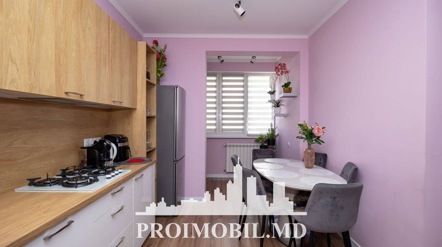 https://images.proimobil.md/SI87hQWzvCUiJiKl-c9NvT4cJ5td42eYyt1fpw6v7ng/watermark:0.75:so:0:30:0.39/resize:fill:1460:816:1/gravity:ce/bG9jYWw6Ly8vZXN0YXRlL2xyLzk0NjFlOGM4LTk1MWQtNDcwMi04N2FjLTc4MWIxNzMzYTZjMC5qcGVn