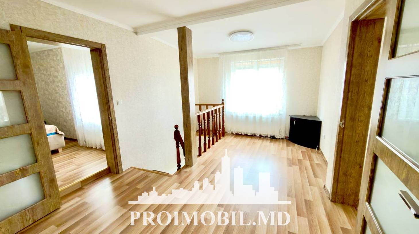 https://images.proimobil.md/SL8IK6OecXo1PaakcsdbsYRcs6XoQX2mLE7GJpfsTjc/watermark:0.75:so:0:30:0.39/resize:fill:1460:816:1/gravity:ce/bG9jYWw6Ly8vZXN0YXRlL2xyLzIxZGM4ZGZkLWYwMmUtNGQyYy04OGMyLTVkNDkxYzgzMjI3ZC5qcGVn