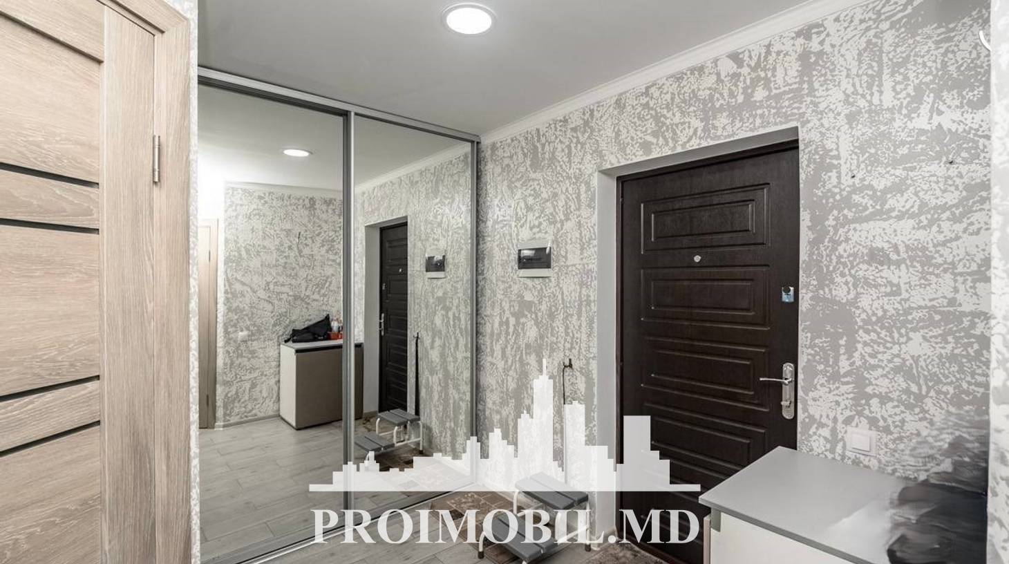 https://images.proimobil.md/SNjL4yZiABlZuHfxHlAx_k2zSDh9F4PdTe-fT-zm9rI/watermark:0.75:so:0:30:0.39/resize:fill:1460:816:1/gravity:ce/bG9jYWw6Ly8vZXN0YXRlL2xyLzI4YTJiNDk5LWY0ODYtNDliYy1hOThjLTcxMTVmNjQ5ZjkxZC5qcGVn