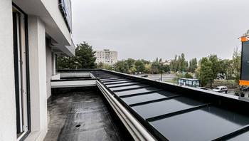 https://images.proimobil.md/SPMOb8vL0cSgUFMnIysxSNbqo7eBxHjrg2gcMlVpiGg/resize:fill:350:198:1/gravity:ce/bG9jYWw6Ly8vZXN0YXRlL2xyL2E2ZjFkY2FkLTVmZWItNDI2Yy05MGIyLTM4NDJjYTE1NWNhYi5qcGVn