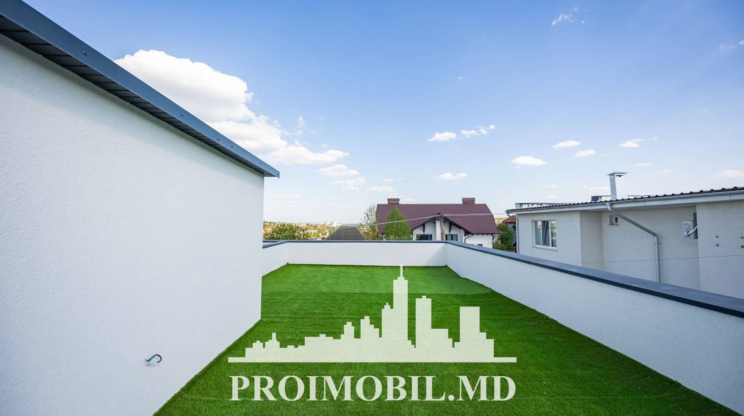 https://images.proimobil.md/STCFMt2M1bkSqDgLEyNab0rx5MTZ-A3j9ik8Z3t4LpI/watermark:0.75:so:0:30:0.39/resize:fill:1460:816:1/gravity:ce/bG9jYWw6Ly8vZXN0YXRlL2xyL2M0MWM4YzgwLTc1ZDYtNDljMi05OGRhLTQyMDhmNmY2N2FjYi5qcGVn
