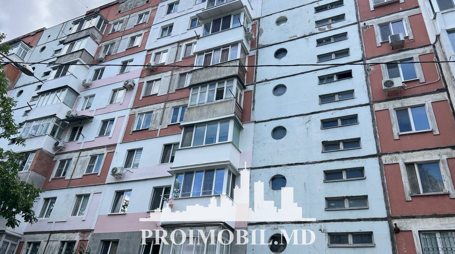 https://images.proimobil.md/SUxz-YU4EiTXwSLNrZjQOpqj-XjdAoVADsX441_EbAI/watermark:0.75:so:0:30:0.39/resize:fill:1460:816:1/gravity:ce/bG9jYWw6Ly8vZXN0YXRlL2xyLzUyMjVlZDBhLTY5YzgtNDkxNy04YjM5LWExN2YwMjlmMDcyYS5qcGVn