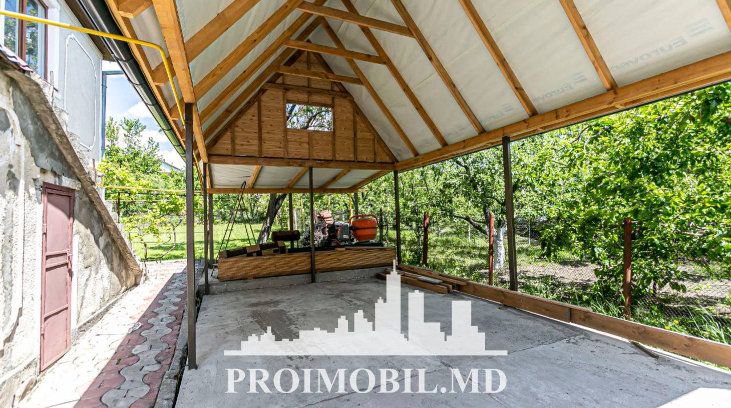 https://images.proimobil.md/SVu7Dm6QrXRViWwVNDBBIWPd5aCdDBIqYQa-j-fjGRk/watermark:0.75:so:0:30:0.39/resize:fill:1460:816:1/gravity:ce/bG9jYWw6Ly8vZXN0YXRlL2xyLzY0N2FjNzhmLWIxOWQtNDMyNS04ZGZkLTI5MDk2M2Q2N2YwMi5qcGVn