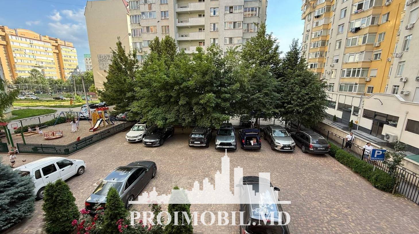 https://images.proimobil.md/SYLcQIkihXX4C9hJQKrLfK55UYq4mQA1JxZoXcLAAIE/watermark:0.75:so:0:30:0.39/resize:fill:1460:816:1/gravity:ce/bG9jYWw6Ly8vZXN0YXRlL2xyLzNlZWVlNTMxLTBlYzctNDA3Yy04NzAzLWM1MDkyYmY3YzZjYy5qcGVn