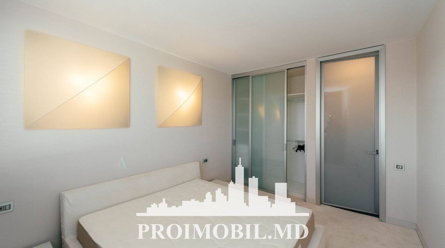 https://images.proimobil.md/SYY7Q97C6wKpT3tHgJhWeF_0Kq2-KpxljqL5JWsq-hE/watermark:0.75:so:0:30:0.39/resize:fill:1460:816:1/gravity:ce/bG9jYWw6Ly8vZXN0YXRlL2xyLzczYjNmYTQwLWM4NzMtNGU3OS05Zjg3LWExMzQwMTBiYzYzNS5qcGVn