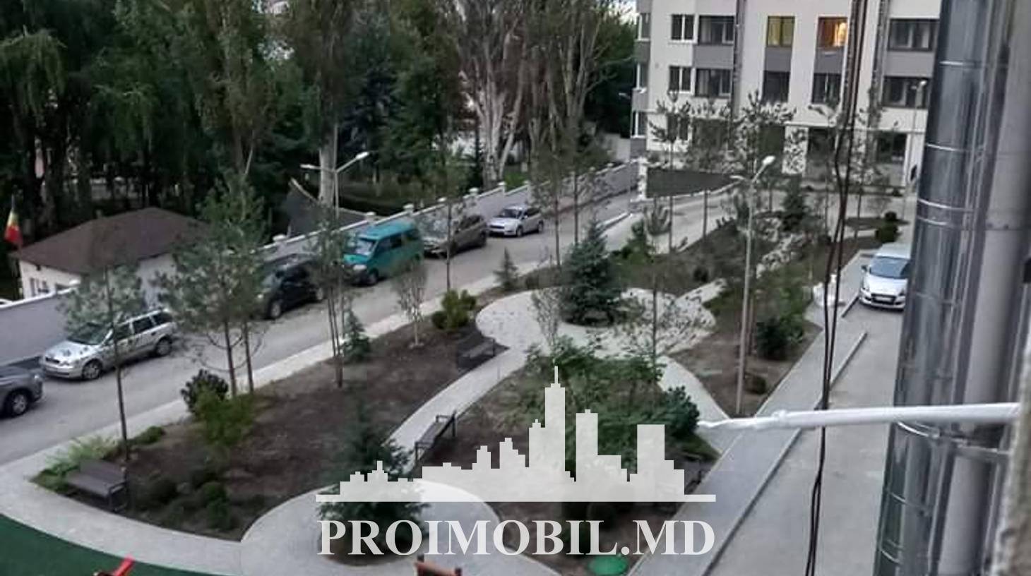 https://images.proimobil.md/SZLff2xmybUupOKemJK7H66zUIPfcGcaSFnyNCinjP8/watermark:0.75:so:0:30:0.39/resize:fill:1460:816:1/gravity:ce/bG9jYWw6Ly8vZXN0YXRlL2xyL2RmNmQxODY4LWNkNWMtNGYxMy04YjlkLTc0YzQ2ZTNiYzE1Ny5qcGVn