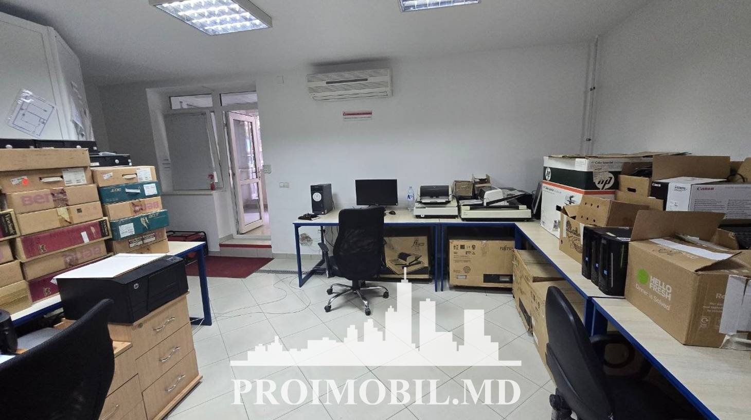 https://images.proimobil.md/SZzHNyGVN_8-BS_GQbacBnLTDq-85yauePlrhgxUwqU/watermark:0.75:so:0:30:0.39/resize:fill:1460:816:1/gravity:ce/bG9jYWw6Ly8vZXN0YXRlL2xyL2UwOTdhNzRjLThlZGYtNDJkNi1hM2EyLTZlM2U4Y2QwYTE2NC5qcGVn