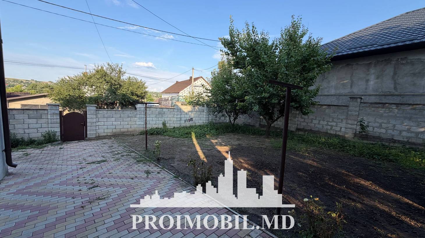 https://images.proimobil.md/S_uQTp35393ALA2vSg3ytiaXPl_gIHTkJNOJlq1c0wo/watermark:0.75:so:0:30:0.39/resize:fill:1460:816:1/gravity:ce/bG9jYWw6Ly8vZXN0YXRlL2xyL2I1YmU2YzFkLTcxY2YtNGMxZC04MDNjLTExZjUwMWE4Mjk1OS5qcGVn