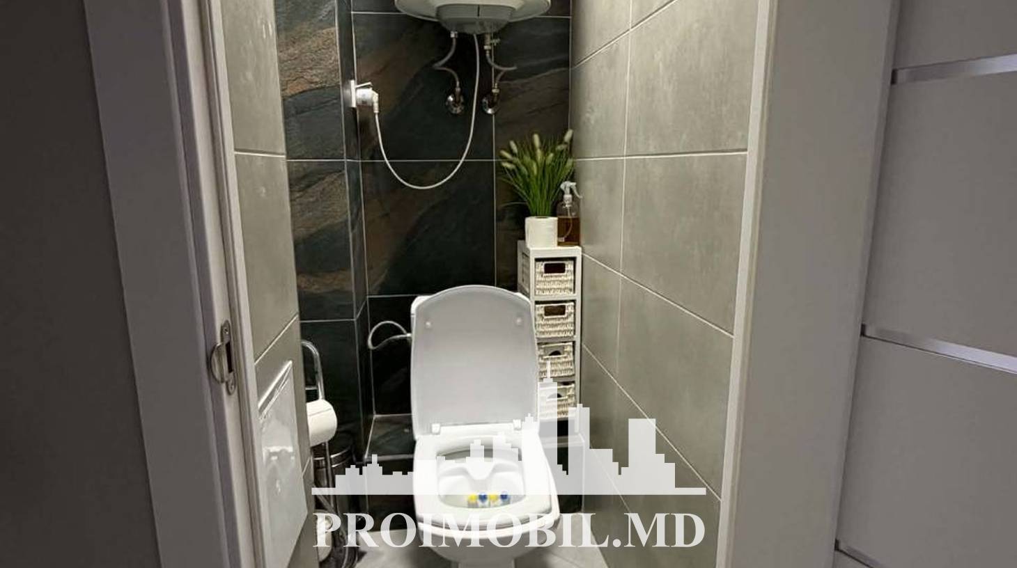 https://images.proimobil.md/SaOMgOeIFzujZf6jaU5zpur3mhpgB7bskXVK4co4xak/watermark:0.75:so:0:30:0.39/resize:fill:1460:816:1/gravity:ce/bG9jYWw6Ly8vZXN0YXRlL2xyLzUyZDJkODkxLTRhNzUtNGFiNS05NzNlLWJlNGMxNzFlNzgwZi5qcGVn