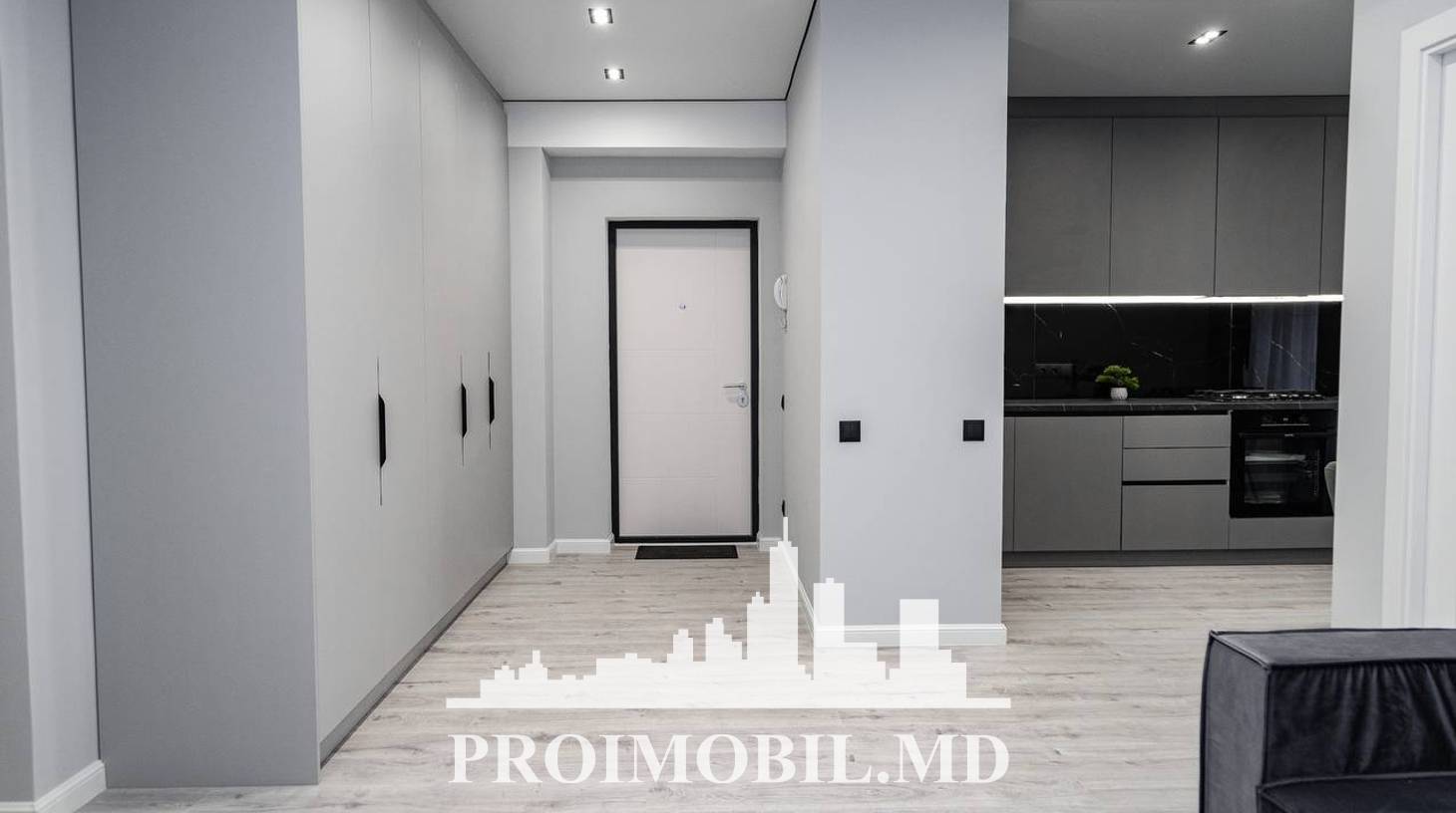 https://images.proimobil.md/SaqxU8MXhq_-dI-RMOwIf9Zj9wkOW6cq638aYXnzzd4/watermark:0.75:so:0:30:0.39/resize:fill:1460:816:1/gravity:ce/bG9jYWw6Ly8vZXN0YXRlL2xyLzJhZmE3OGMxLTk5MzQtNDI3Ni1hZTI1LTA2OWYyZGNhNTU1MS5qcGVn