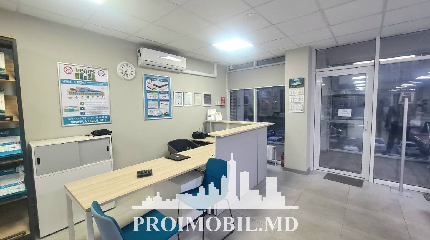 https://images.proimobil.md/Sd87Y0091yfGXokxMI-oekxCxFlH1wIKukOTeUGeU8E/watermark:0.75:so:0:30:0.39/resize:fill:1460:816:1/gravity:ce/bG9jYWw6Ly8vZXN0YXRlL2xyLzk4NDhkYTc3LWJiM2ItNDY0NC04YmFlLWE5OWE4NWJmMDhhYy5qcGVn
