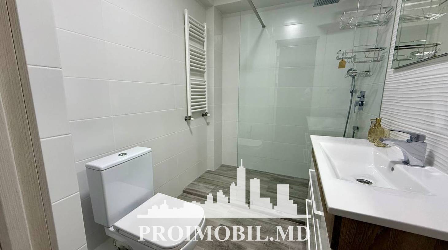 https://images.proimobil.md/SeuGlF6aQ1mKm44umva1ocjZUejDeZPqnB-N8jNfkMI/watermark:0.75:so:0:30:0.39/resize:fill:1460:816:1/gravity:ce/bG9jYWw6Ly8vZXN0YXRlL2xyLzI0ZWEwNGJmLTRlMTktNDBlMi1hODU4LWNhMzQ1NjcxNTdlNS5qcGVn